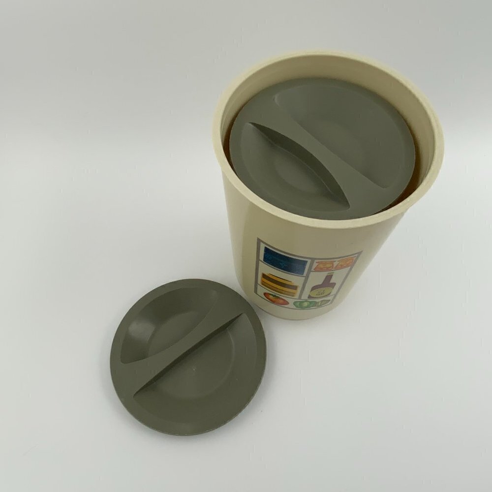 Vintage Retro 1960s 70s Set Of 3 Hard Plastic Nesting Canister Kitschy Kitchen - Picture 5 of 5